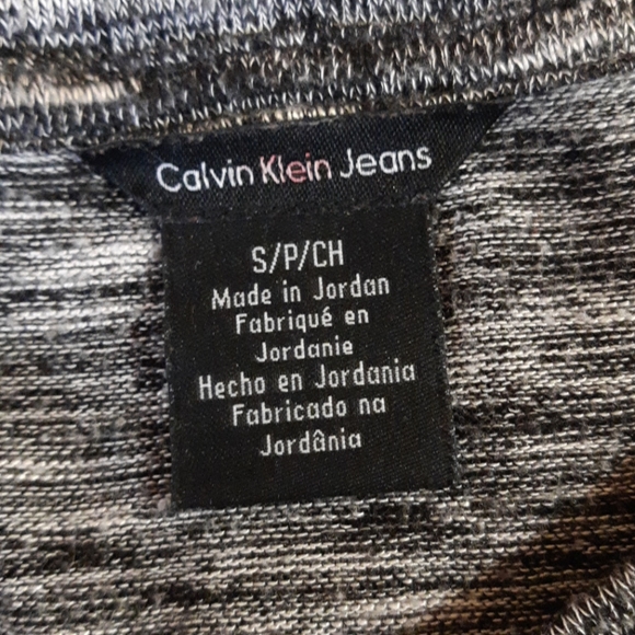 Calvin Klein T-shirt - Picture 2 of 2